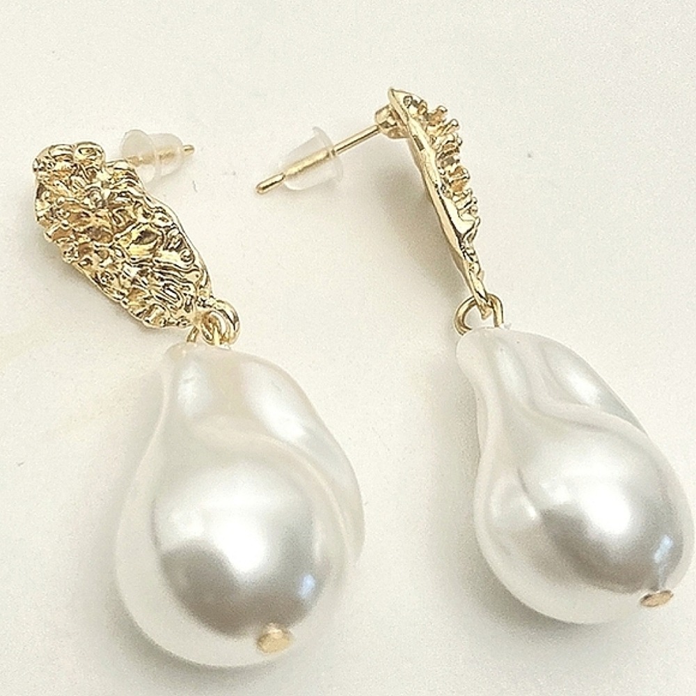 Gold faux pearl earrings Baroque dangle Formal Wedding Cocktail event 💖 - Picture 11 of 13